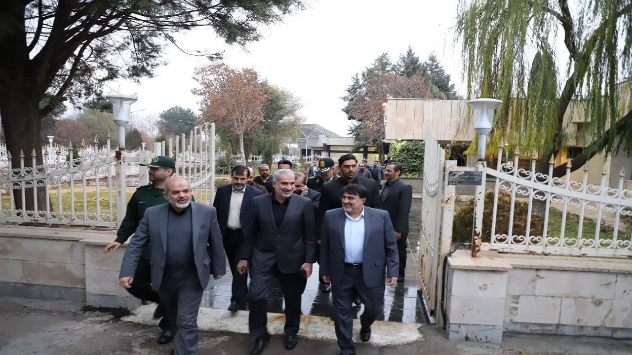 وزیر آموزش و پرورش وارد کرمانشاه شد