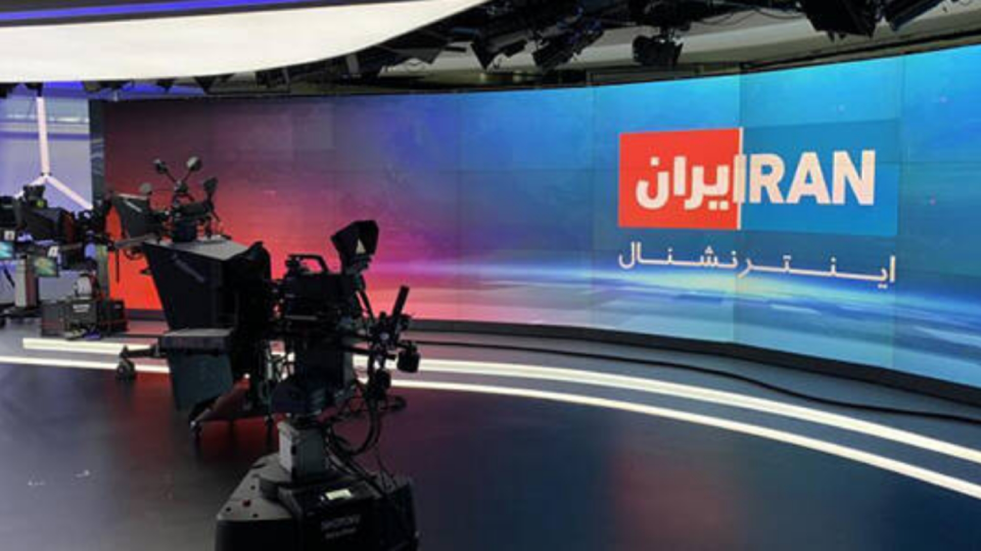 افتخار وطن‌فروشان به کارنامه ضد ایرانی خود در شبکه سعودی + فیلم