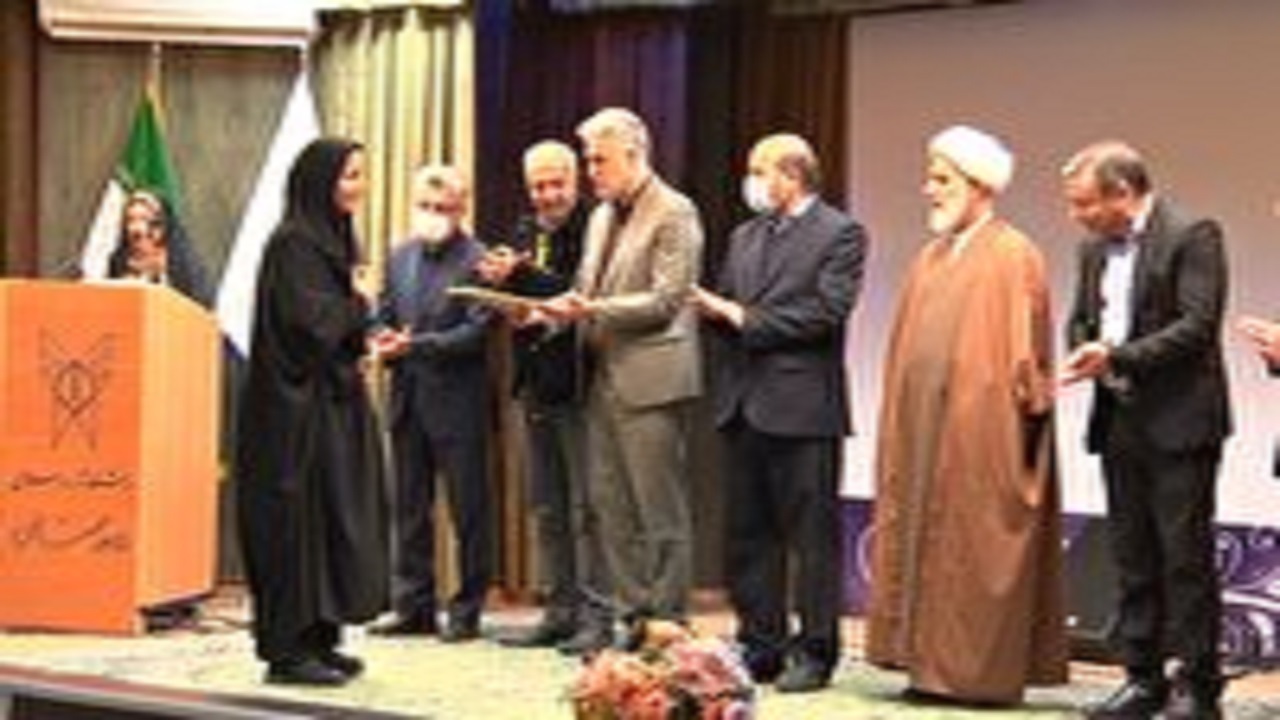تجلیل از برترین معلمان و دانش آموزان پژوهشگر استان سمنان