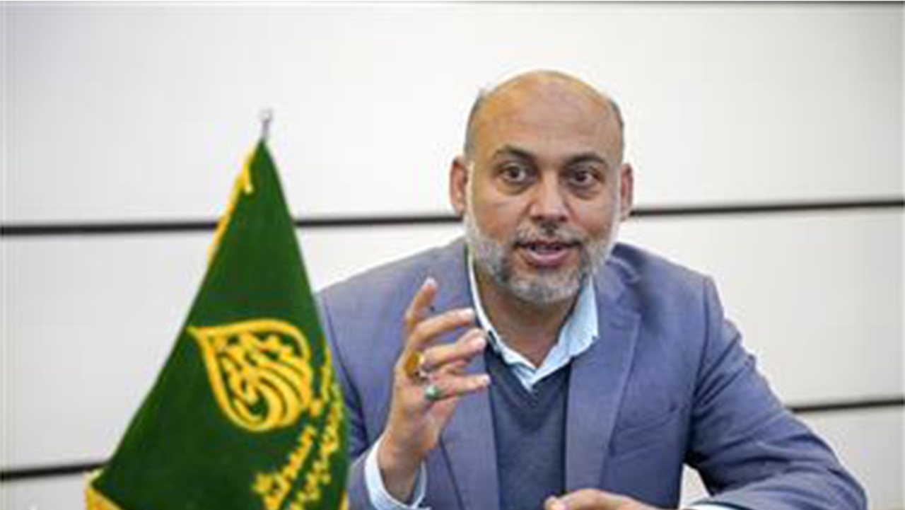 آستان مقدس حضرت شاهچراغ خادم افتخاری می‌پذیرد