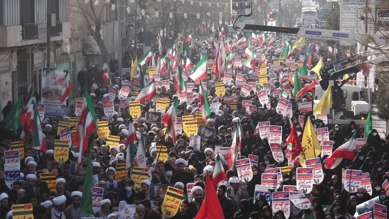 راهپیمایی مردم قم در سالروز حماسه نهم دی + عکس و فیلم