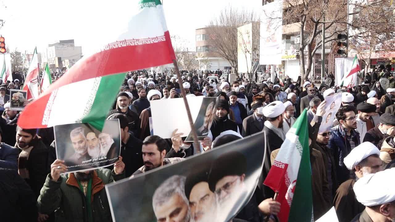 راهپیمایی مردم قم در سالروز حماسه نهم دی