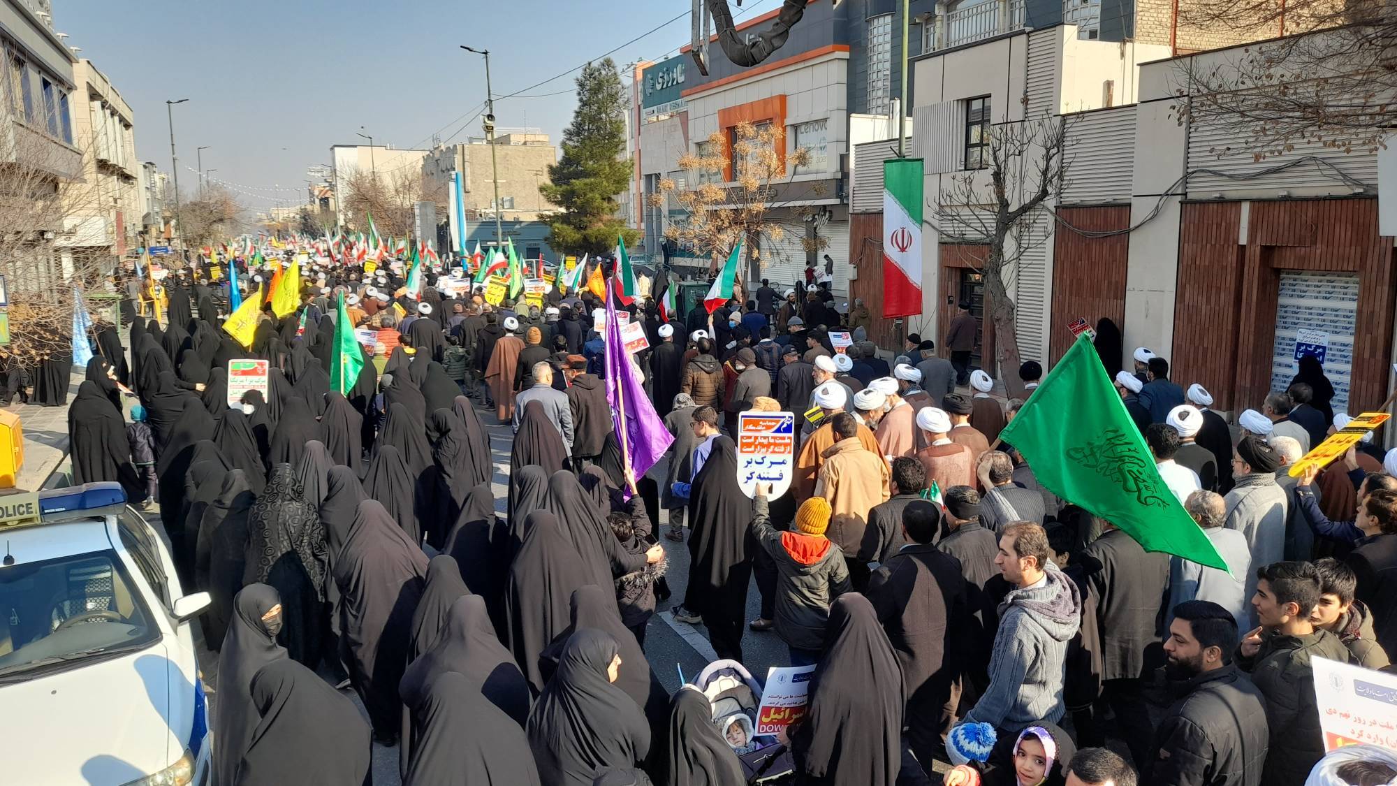 راهپیمایی مردم قم در سالروز حماسه نهم دی