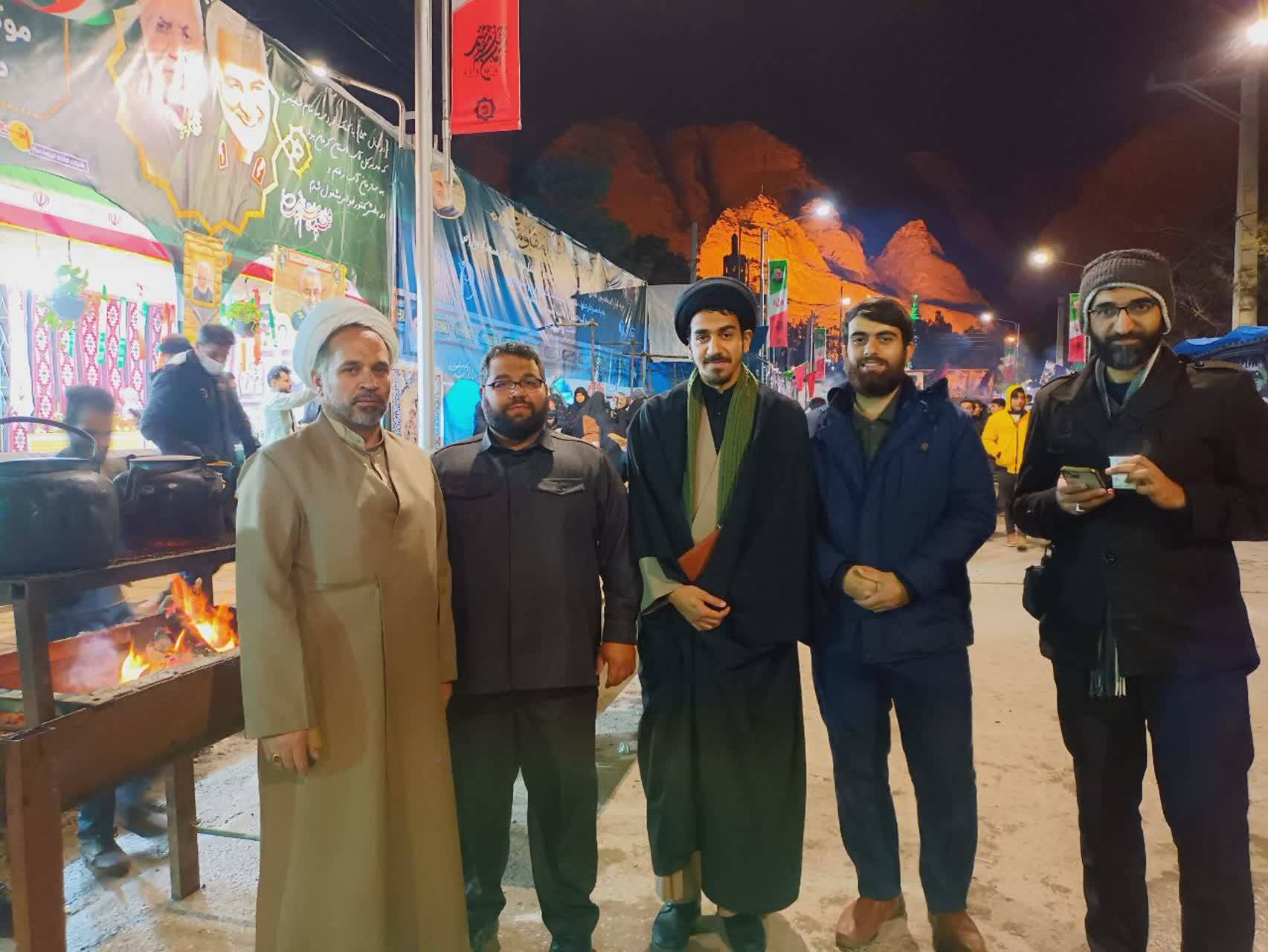 دمام زنی در گلزار شهدای کرمان +فیلم