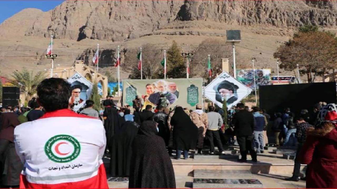 تجدید میثاق ۱۰۰۰ عضو جوان هلال احمر با شهدای مقاومت
