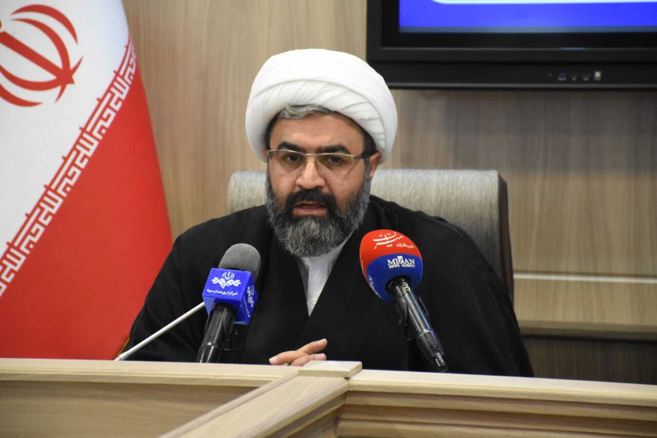 بررسی مشکل زمین و آب کارخانه کاشی فرزاد