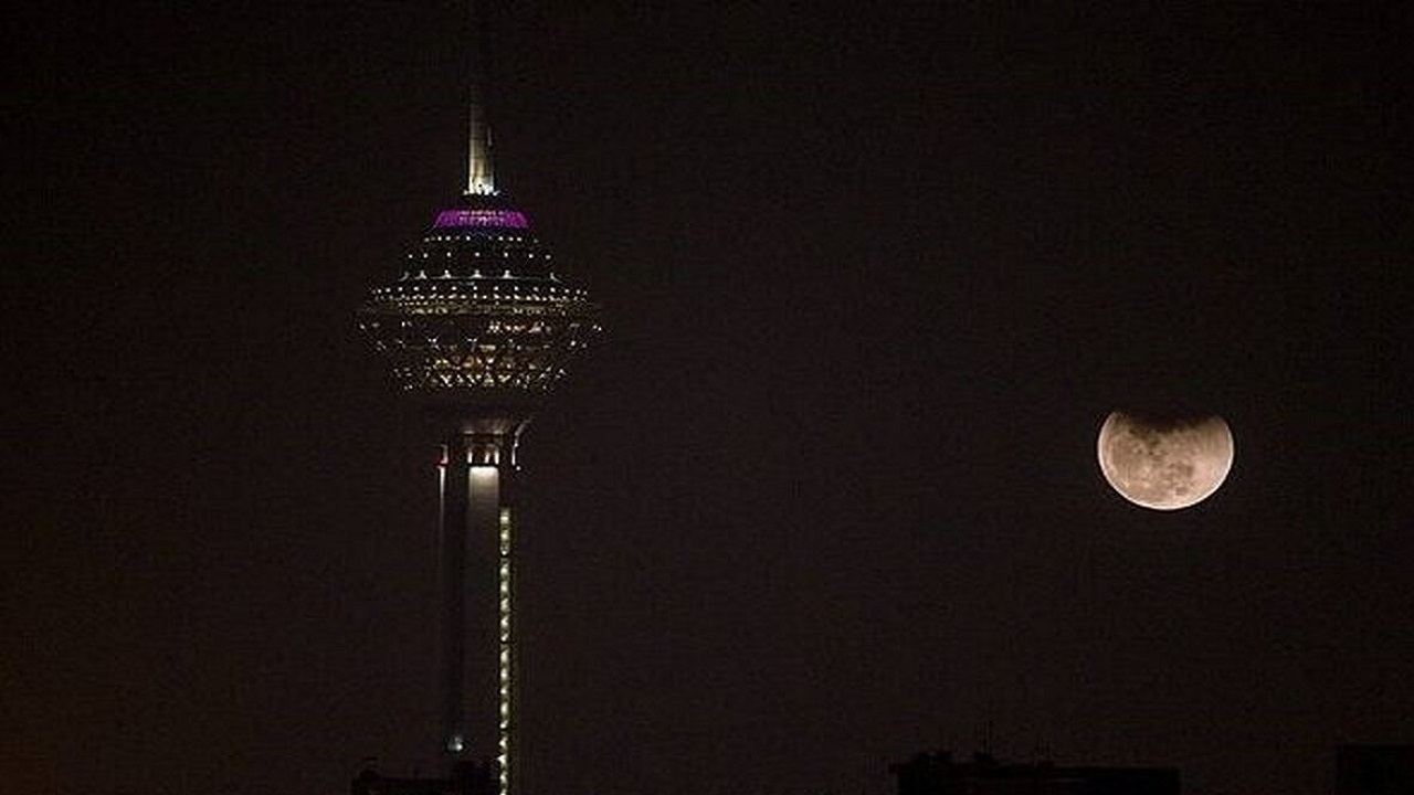 برج میلاد امشب به یاد حاج قاسم سلیمانی خاموش می‌شود