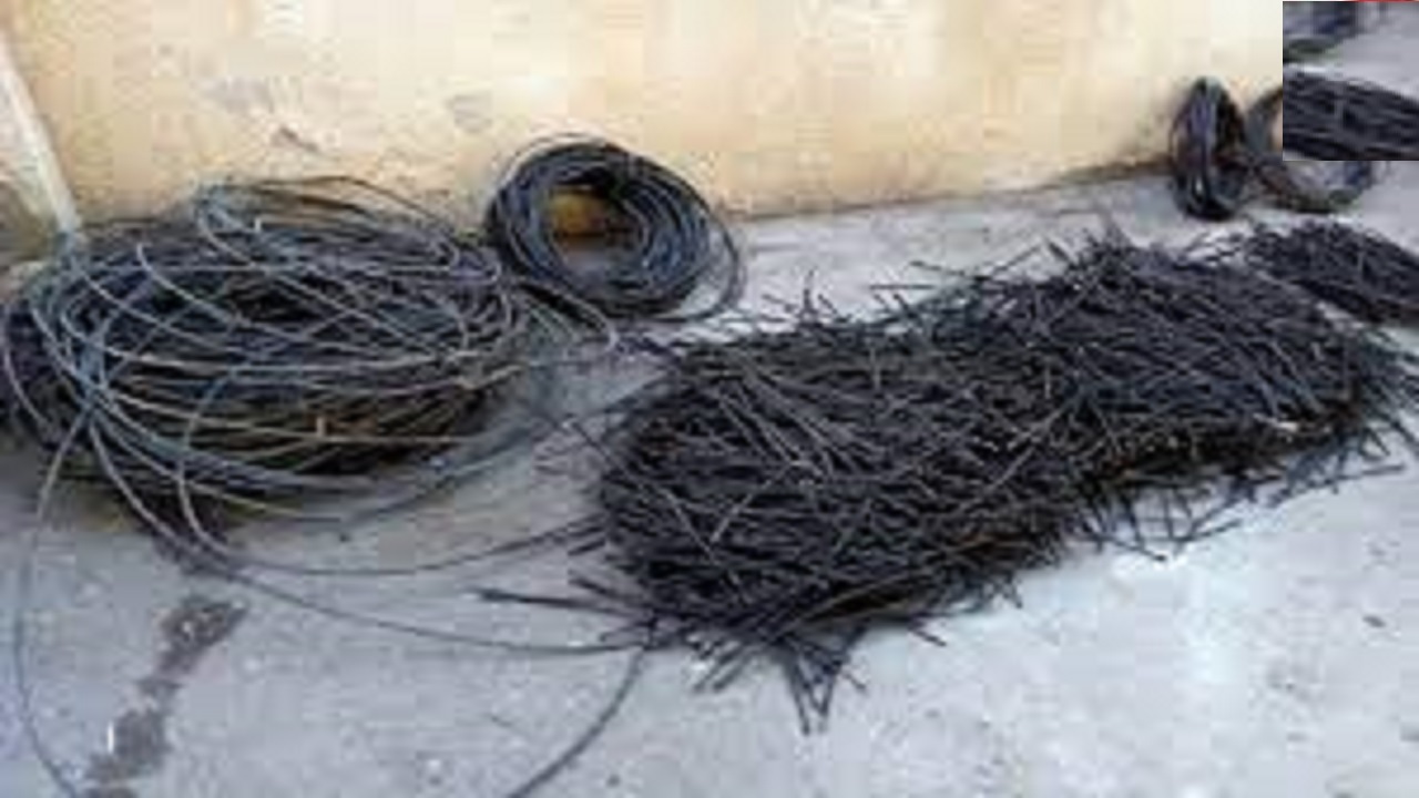 دستگیری سارق کابل برق در حال ارتکاب جرم