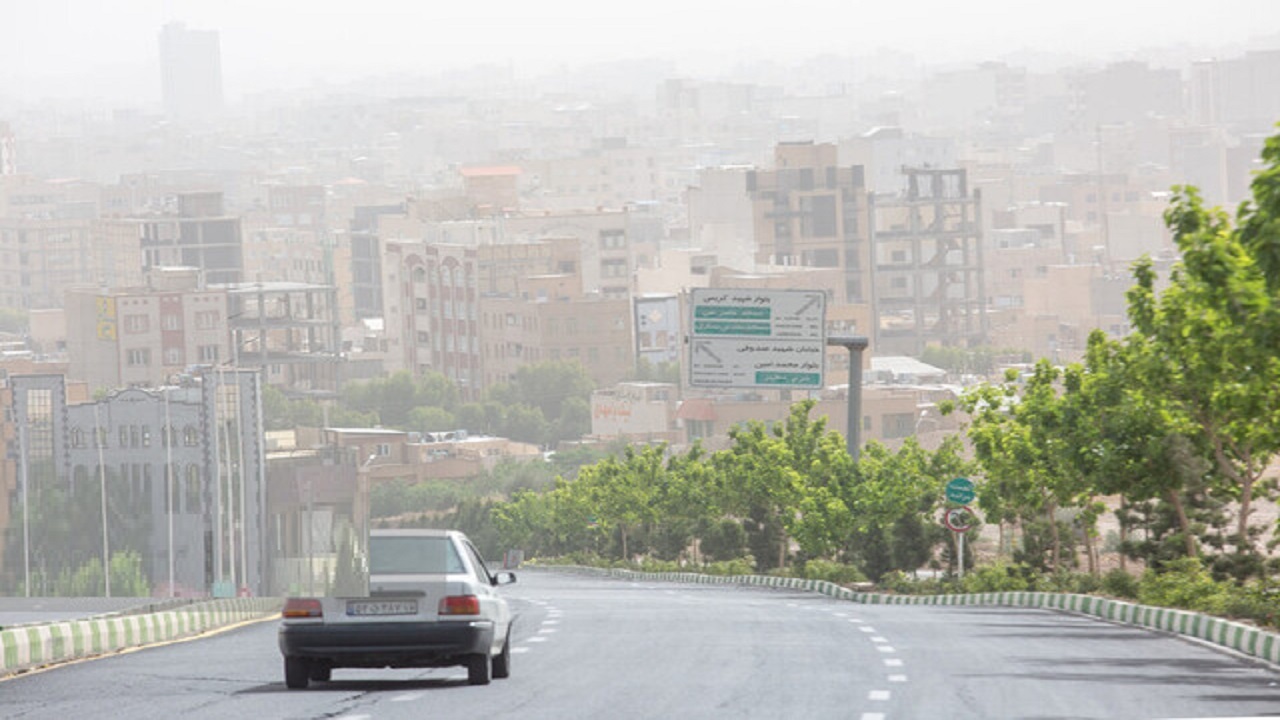آلودگی هوا در قم تا چهارشنبه ادامه دارد