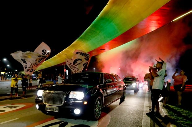 مراسم سوگواری پله در سانتوس برزیل برگزار شد + عکس و فیلم