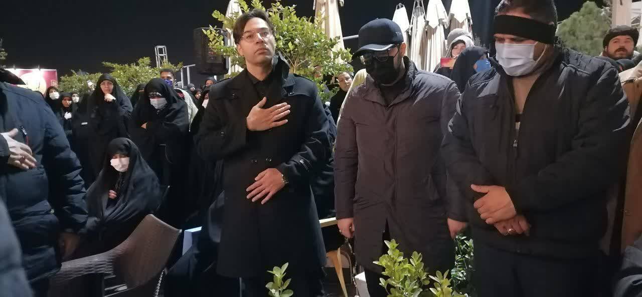 حضور خانواده حاج قاسم در لحظه شهادت در گلزار شهدای کرمان