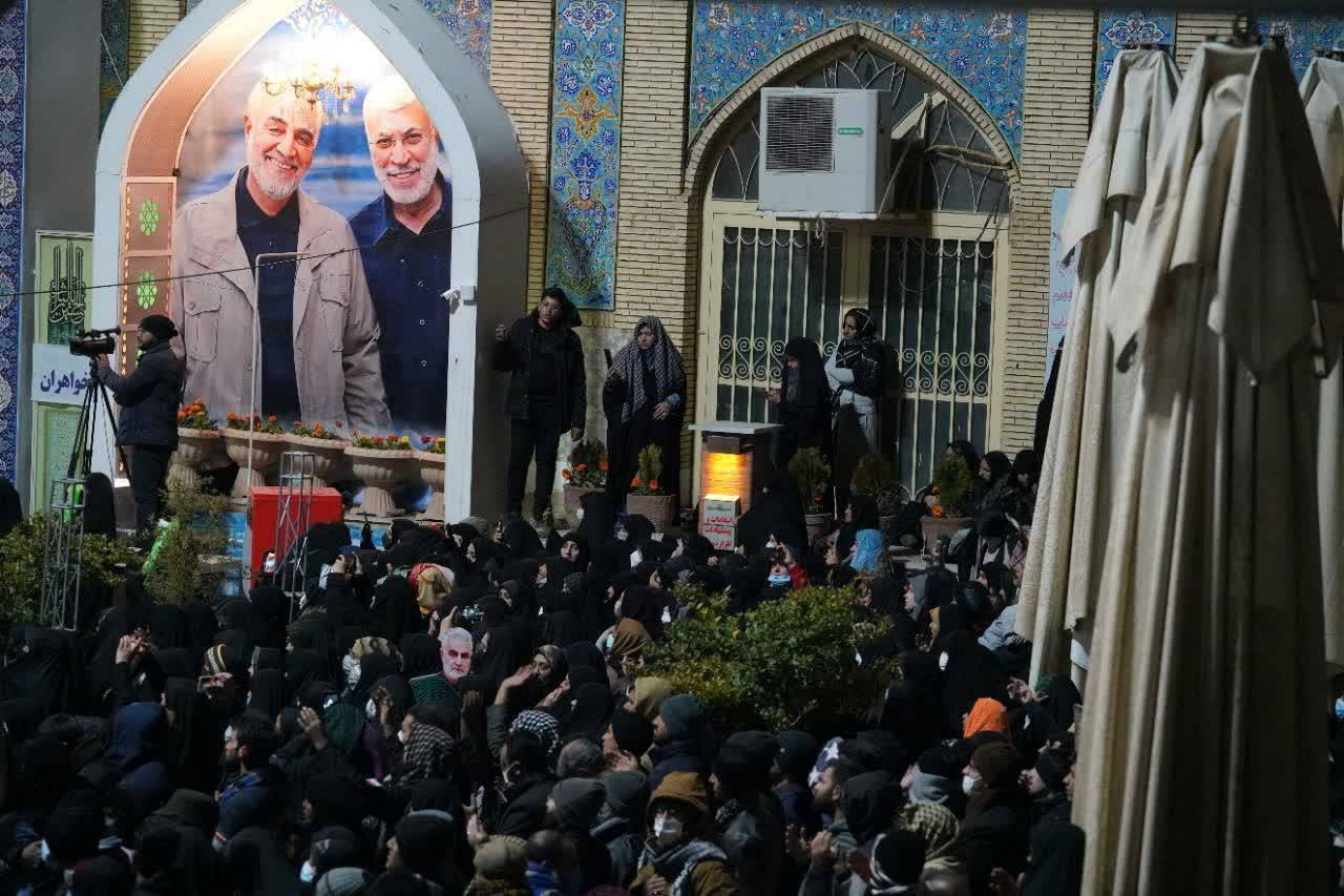 لحظه تلخ شهادت سردار دل ها/ حضور خانواده حاج قاسم در لحظه شهادت در گلزار شهدای کرمان + تصاویر و فیلم