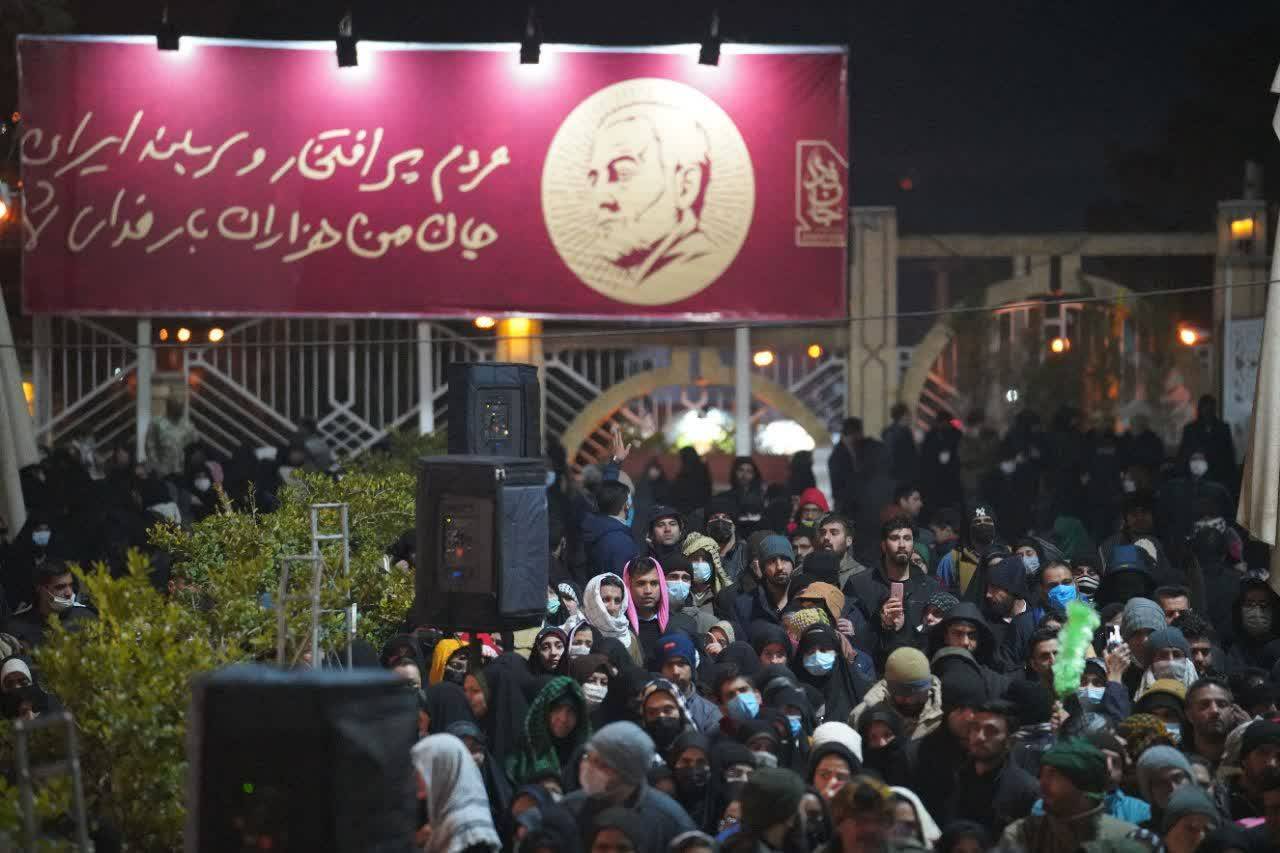 لحظه تلخ شهادت سردار دل ها/ حضور خانواده حاج قاسم در لحظه شهادت در گلزار شهدای کرمان + تصاویر و فیلم