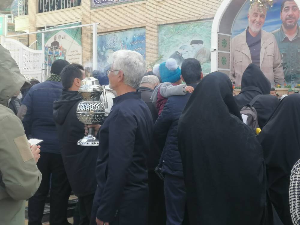 لحظه تلخ شهادت سردار دل ها/ حضور خانواده حاج قاسم در لحظه شهادت در گلزار شهدای کرمان + تصاویر و فیلم