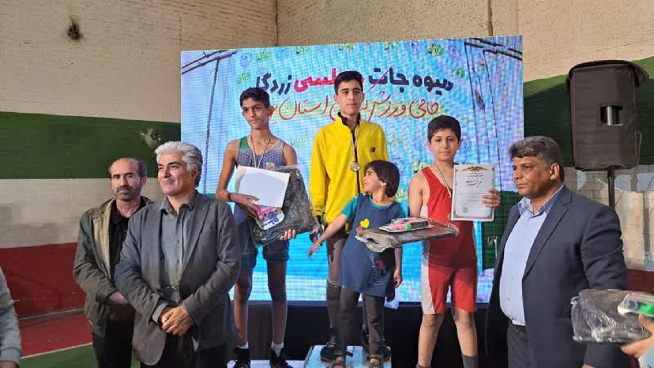 کسب مقام اول تیم کشتی خردسالان ابرکوه در مسابقات استانی