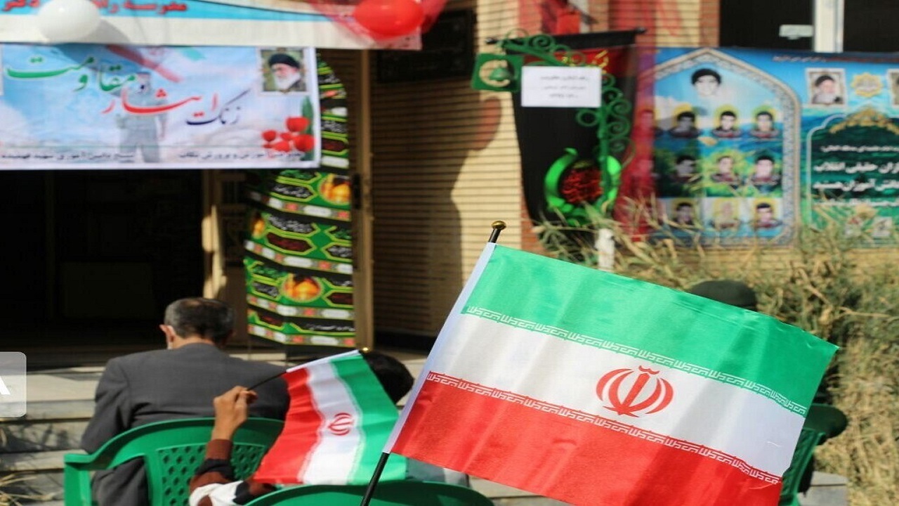 پایه‌ های استکبار جهانی هر روز ضعیف‌‌تر می‌شود