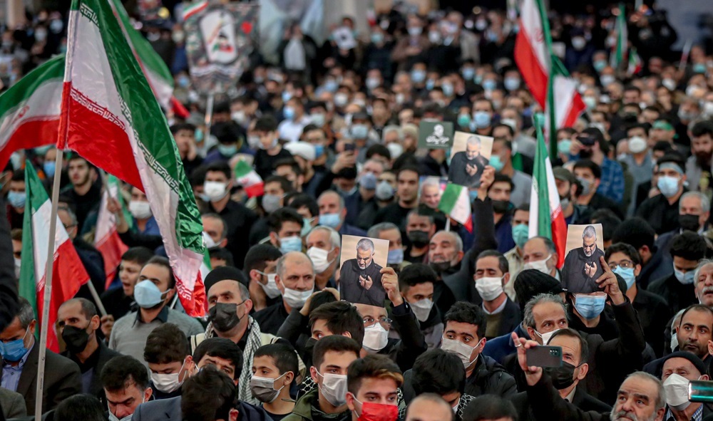 انتقام خون شهید سلیمانی حتمی است انتقام خون شهید سلیمانی حتمی است