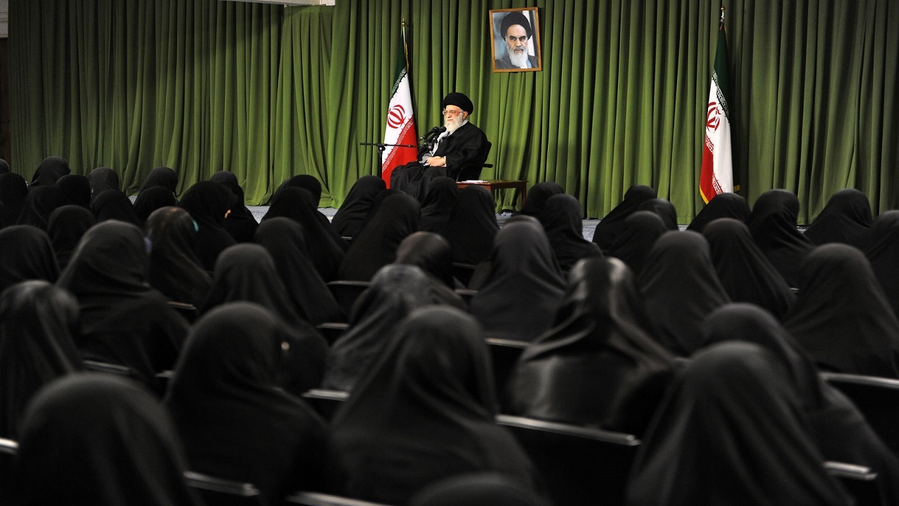 دیدار جمعی از بانوان با رهبر انقلاب