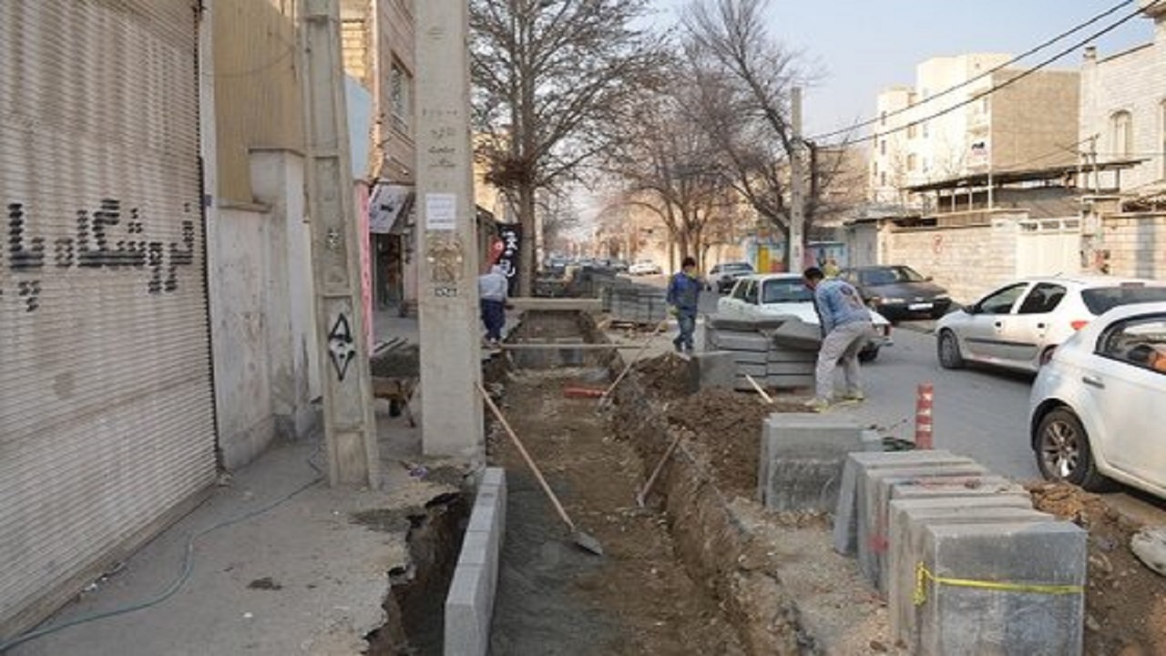 آغاز عملیات بهسازی جداول مستهلک محله اخترآباد