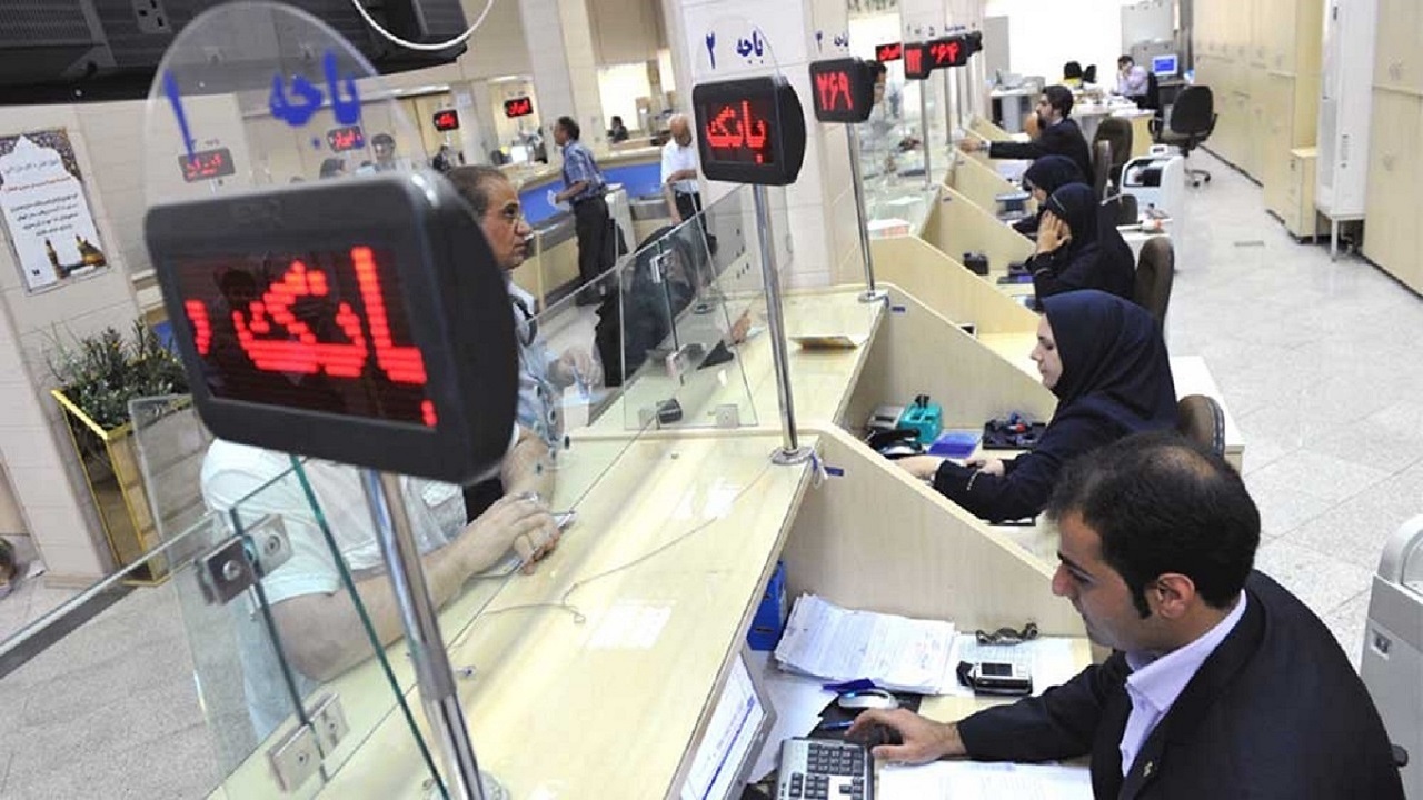 ادارات قم از هفته آینده تا پایان دی از ساعت ۹ شروع به کار می‌کنند