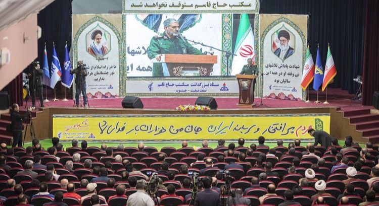 همه صف در صف برای عزت جمهوری اسلامی تلاش خواهیم کرد