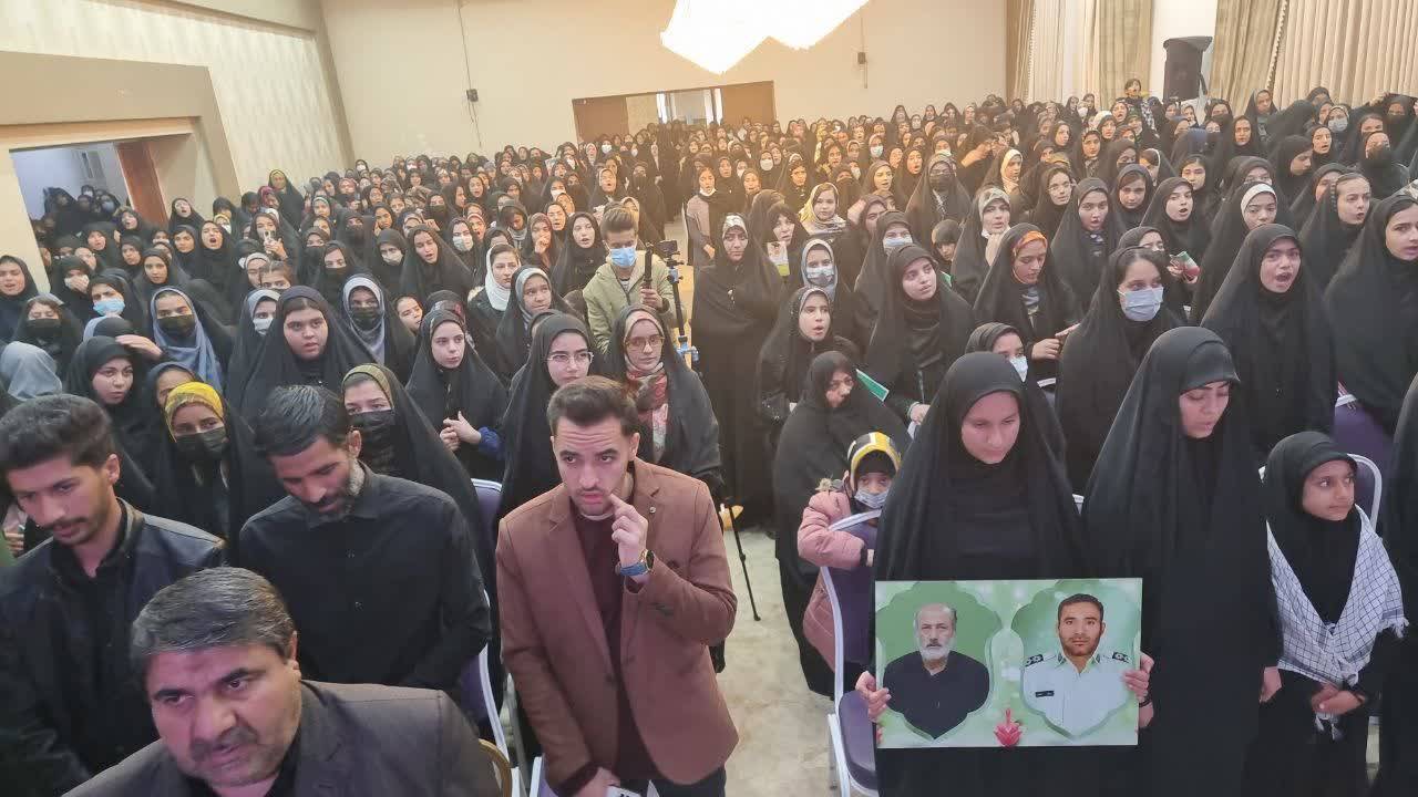 برگزاری همایش دختران حاج قاسم در زرند