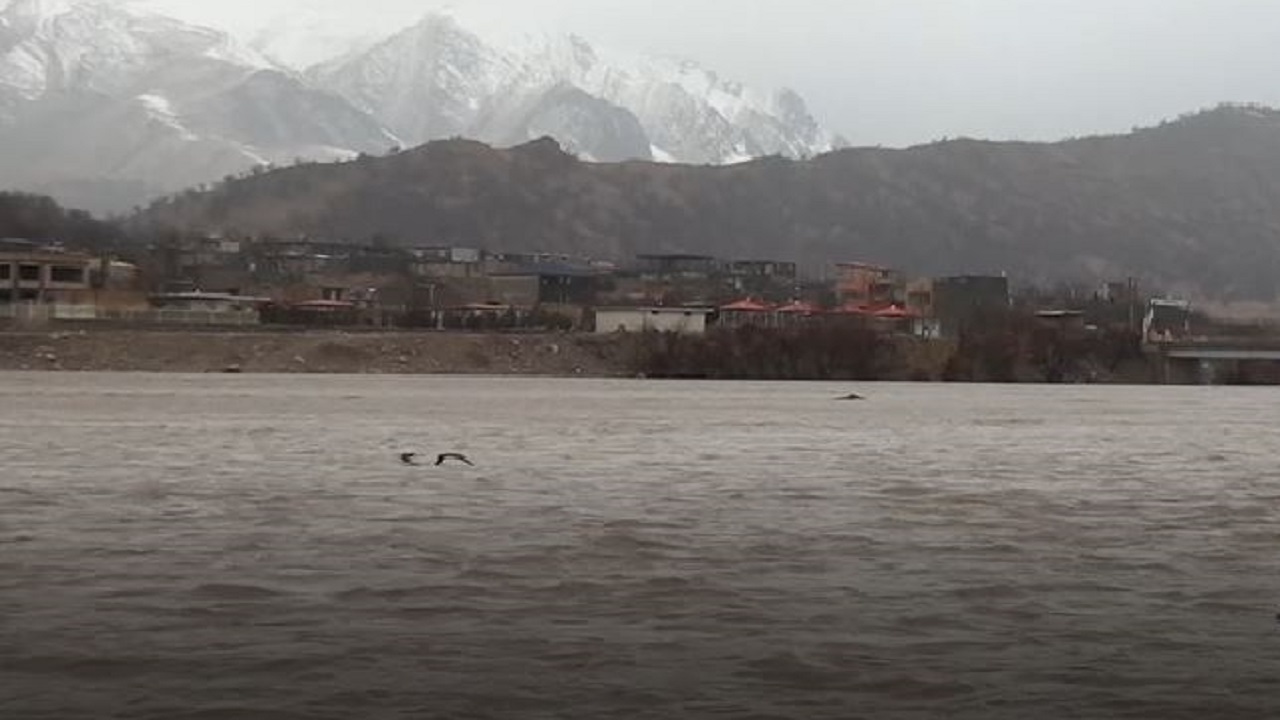 طغیان رودخانه بازفت در پی بارش باران