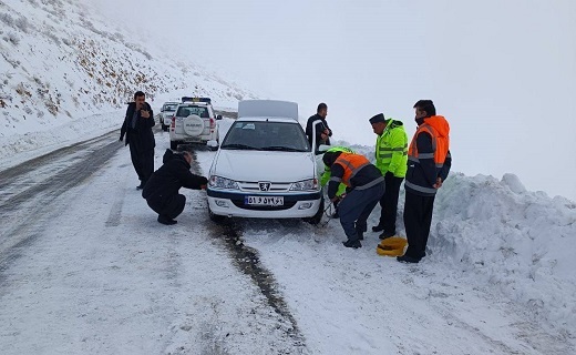 امدادرسانی به بیش از ۶۰۰ نفر گرفتار در برف و کولاک در کردستان