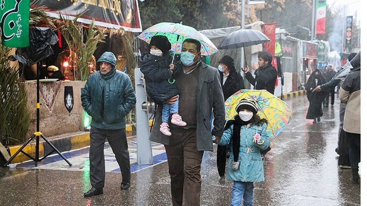 حال و هوای بارانی گلزار شهدای کرمان