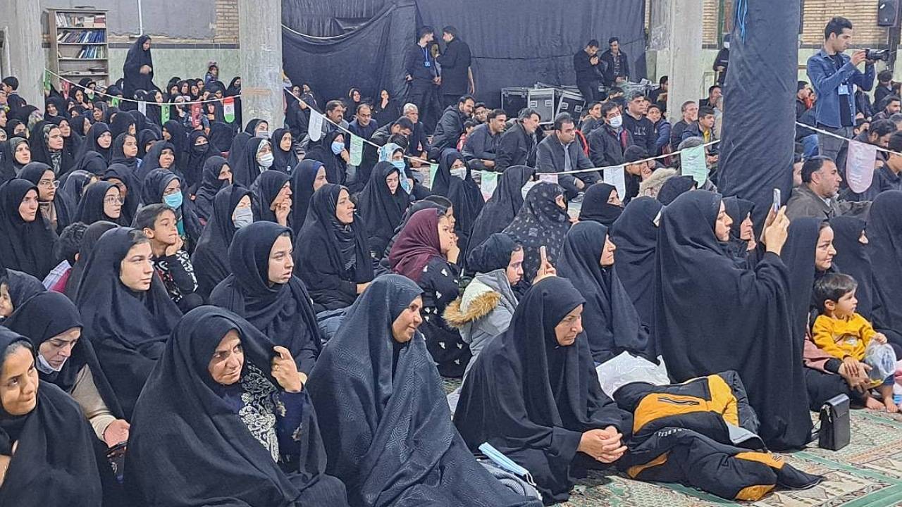 برگزاری یادواره شهدا در شهر سی ریز زرند