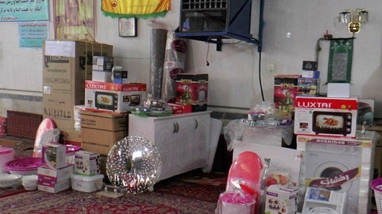 اهدای ۳۸سری جهیزیه به ۳۸ زوج زیر پوشش کمیته امداد شهرستان بهار