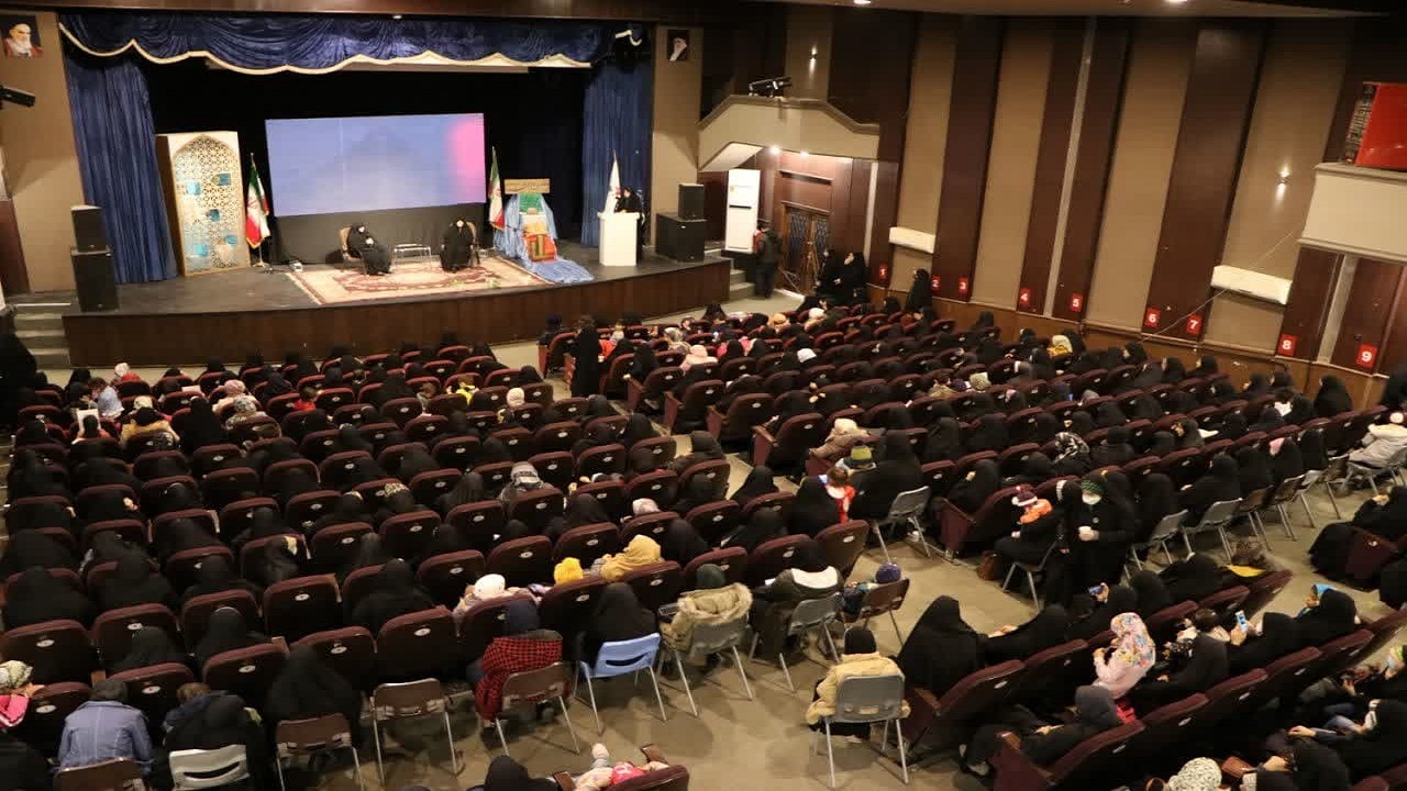 حضور پرشور بانوان خراسان شمالی در همایش «بانوان فداکار، دختران مکتب حاج قاسم»