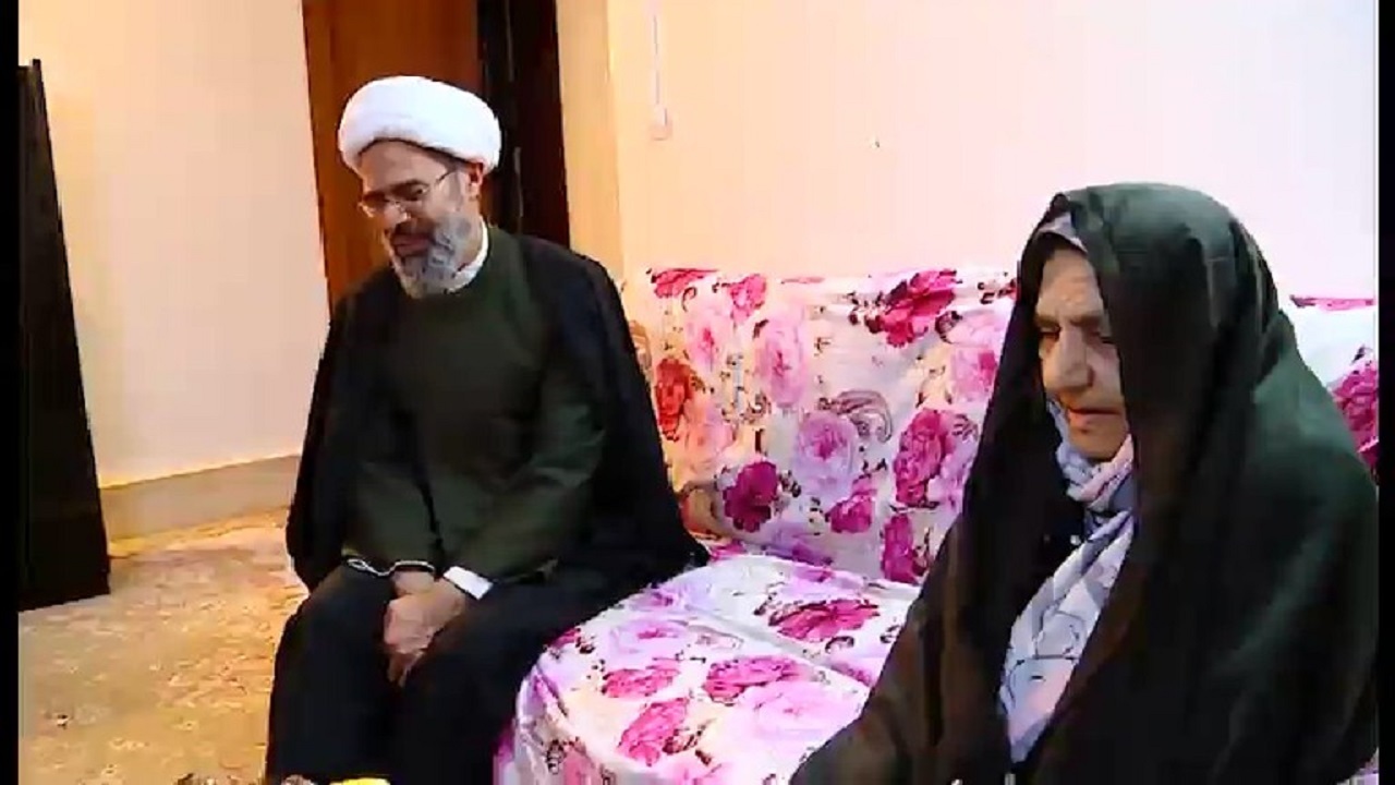 دیدار نماینده ولی فقیه با دو خانواده شهید دوران دفاع مقدس