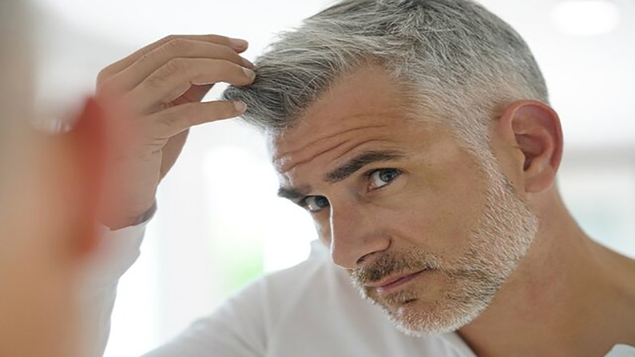 راهکار رفع سفیدی زودهنگام مو + فیلم