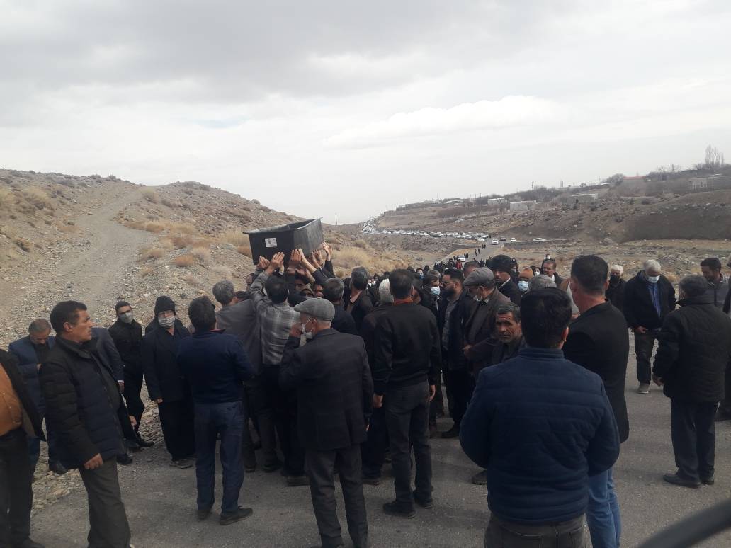 تشیع پیکر مادر شهیدان دریجانی در بم