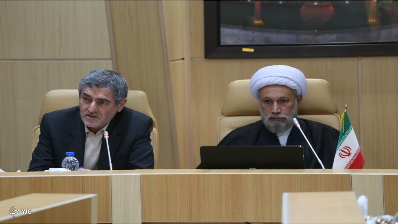 اقدامات فرهنگی به جوانان و نوجوانان واگذار شود