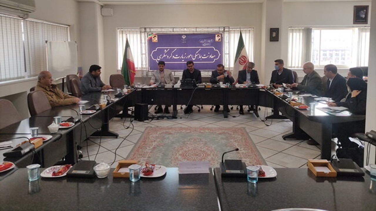 تصویب نصب ۷ دستگاه خودپرداز ارزی برای گردشگران خارجی در فارس