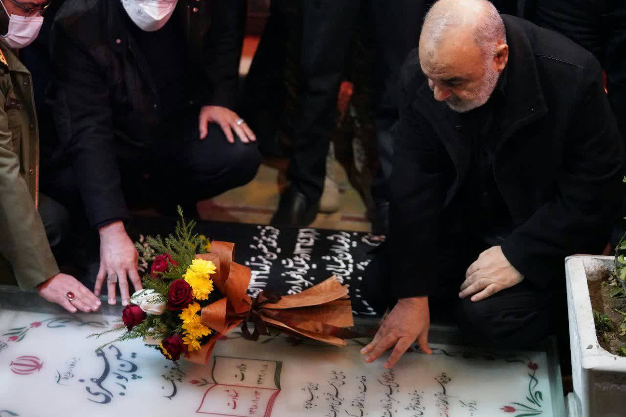 حضور سردار سلامی در گلزار شهدای بین المللی کرمان