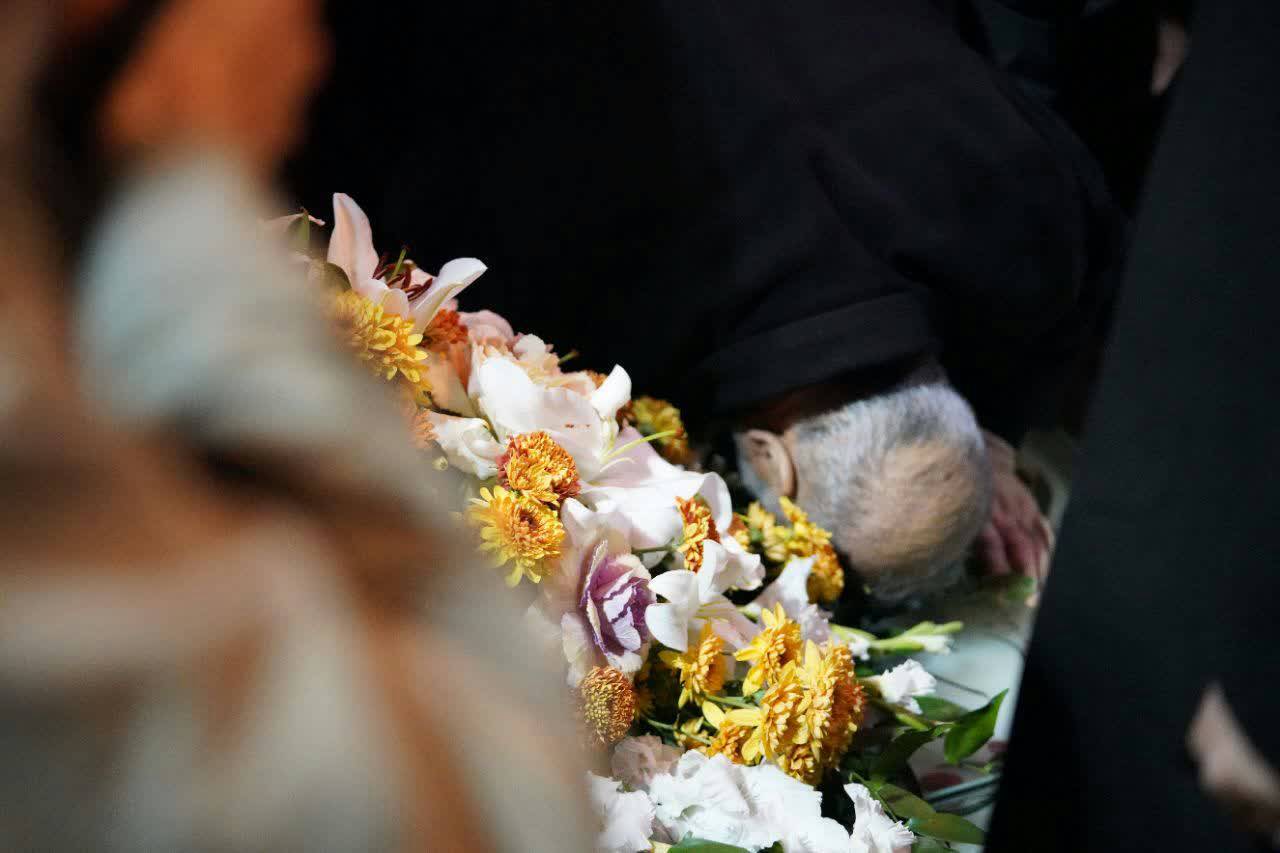 حضور سردار سلامی در گلزار شهدای بین المللی کرمان