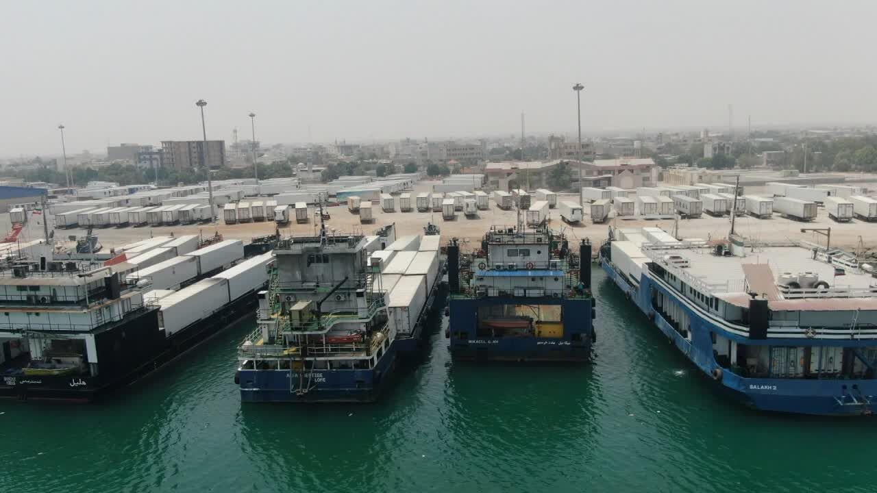 افزایش صادرات کانتینر‌های یخچالی از بنادر غرب هرمزگان