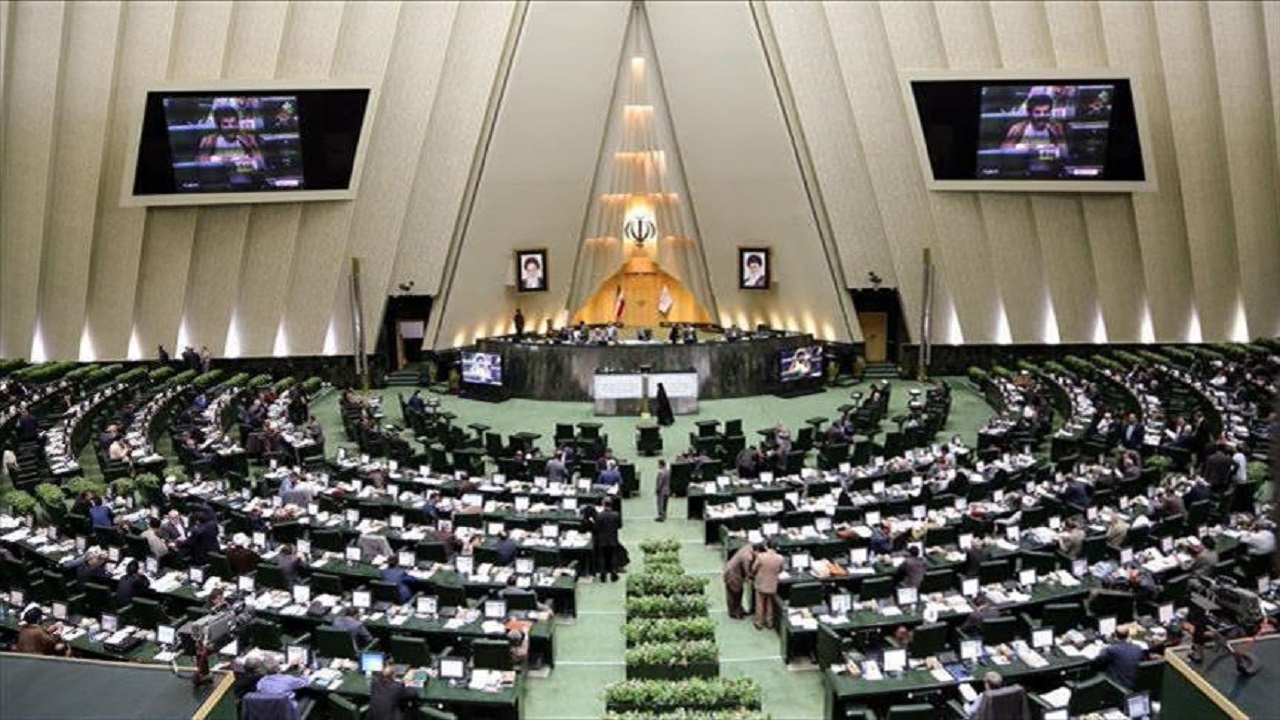 اعلام وصول سوال نمایندگان مجلس از وزرای ورزش و کشور