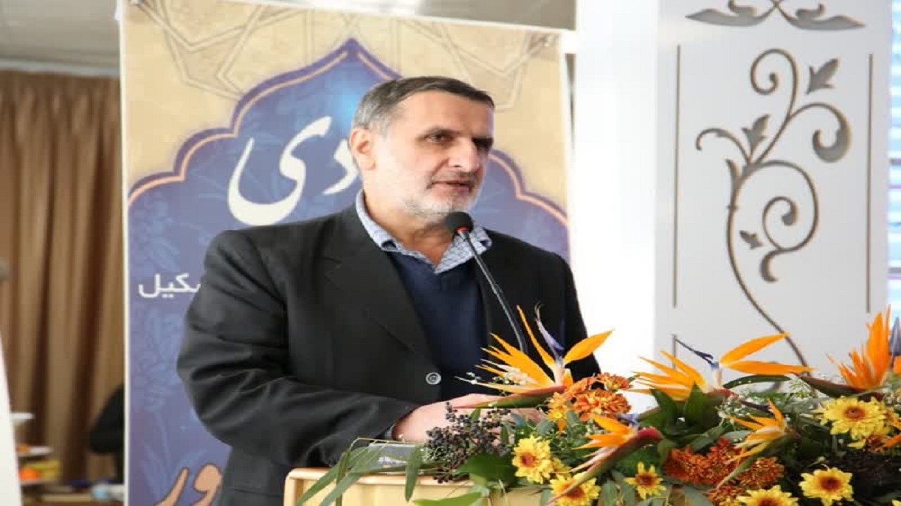 گزینش بایستی براساس احراز معیار‌ها باشد