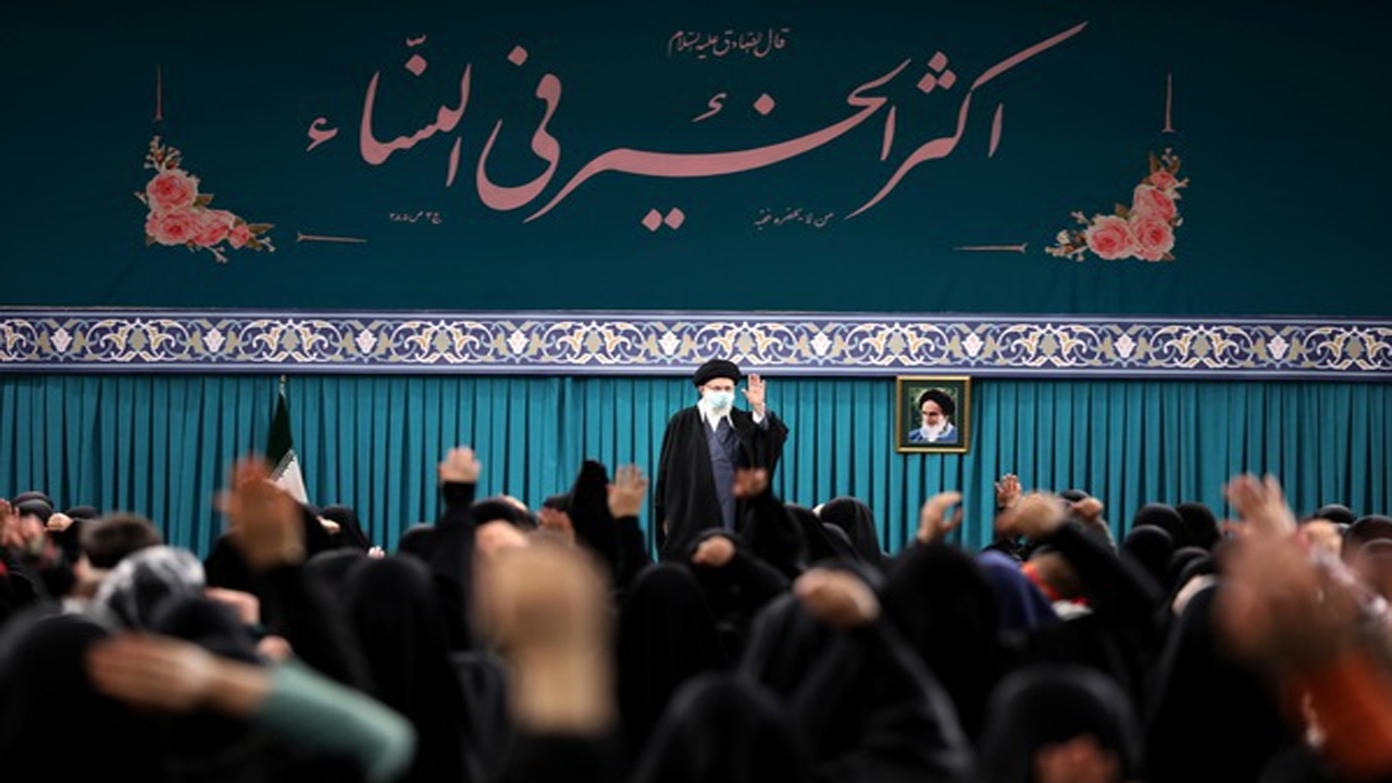 ماجرای کارت دعوت اشتباهی که به دیدار با رهبر انقلاب انجامید
