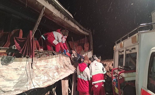 ۱۹ کشته و مصدوم بر اثر واژگونی اتوبوس مسافربری در جاده سرچم