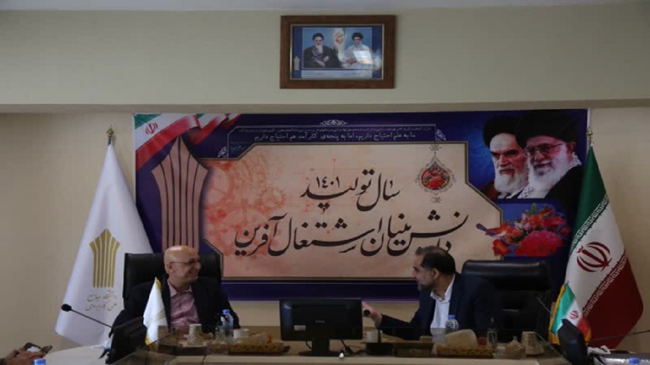 وزیر علوم سرزده از دانشگاه علمی کاربردی بازدید کرد