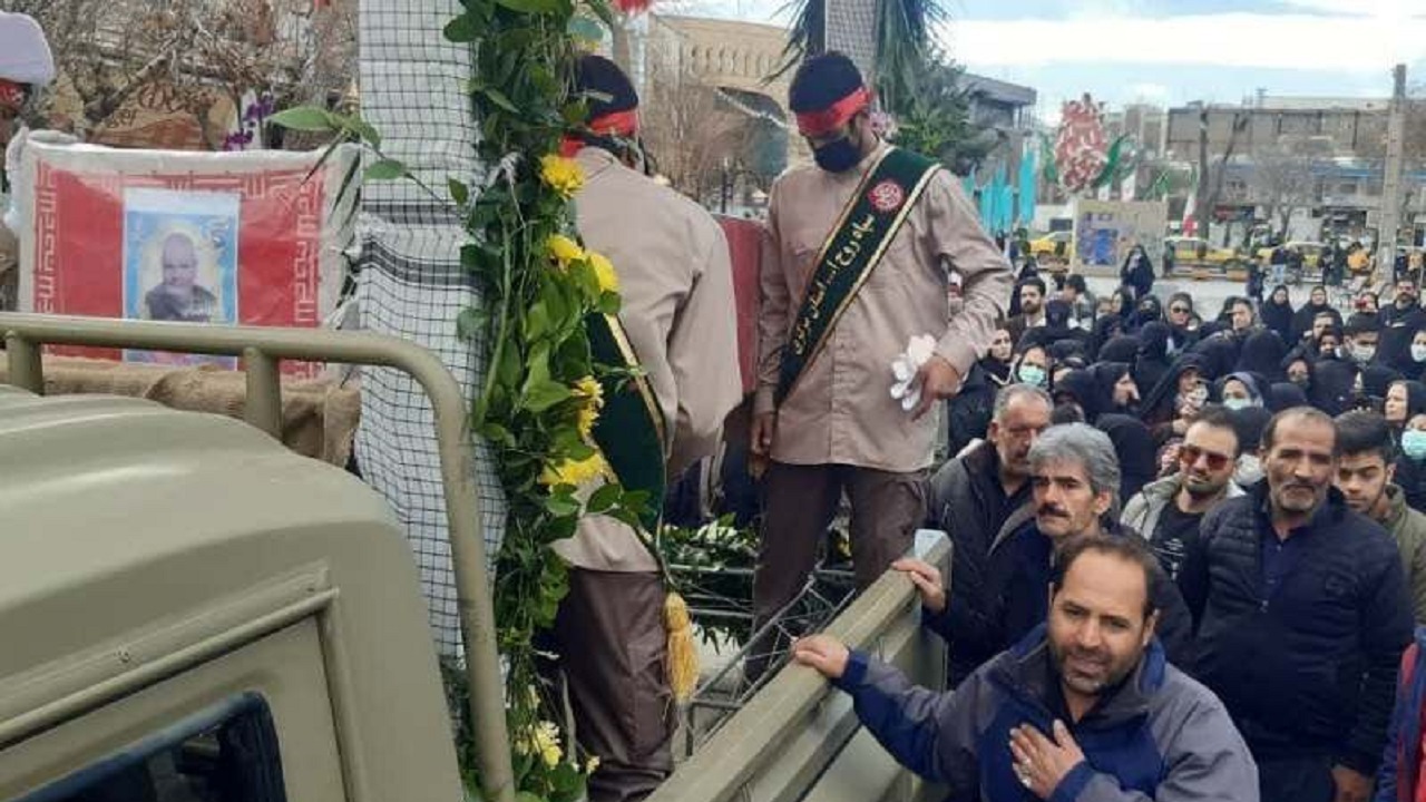 تشییع و خاکسپاری پیکر شهید «علی میرزا کریمی» در اراک