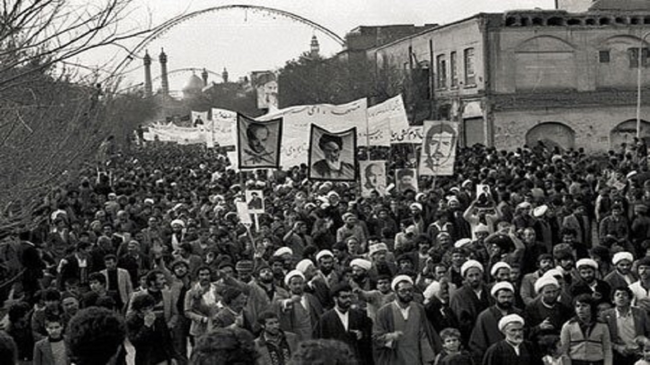 ۱۹ دی روزی که سرآغاز پیروزی انقلاب اسلامی شد
