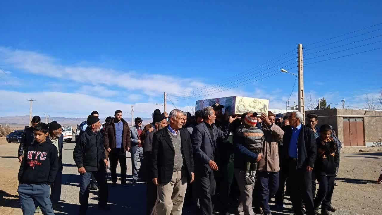تشییع پیکر شهید گمنام در روستای تقی آباد + تصاویر