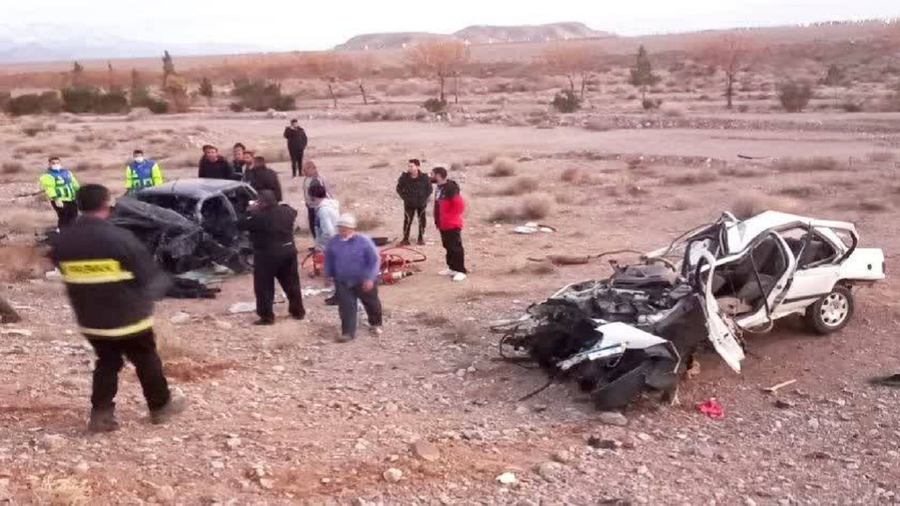 فوت ۵ سرنشین دو خودرو در مسیر بهشت کریمان