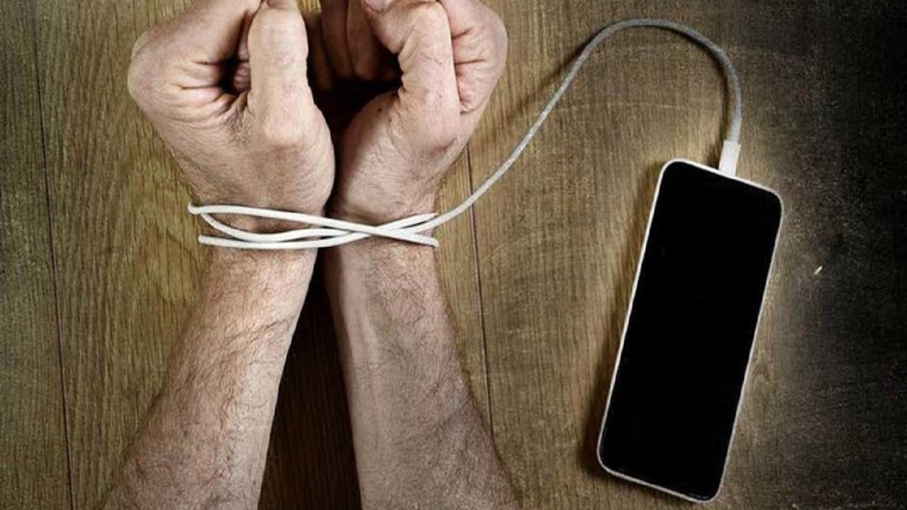 بازنشر یک خبر دروغ در فضای مجازی هم نشر اکاذیب است
